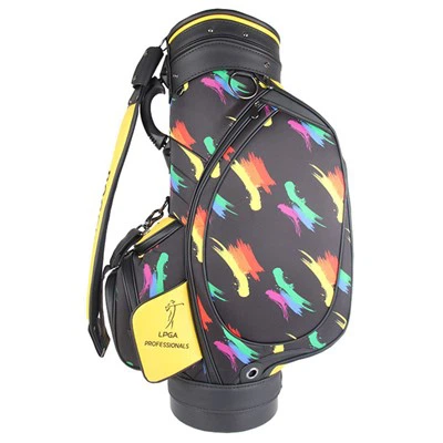 ฉันจะทำความสะอาดถุงกอล์ฟแบบมีล้อได้อย่างไร?